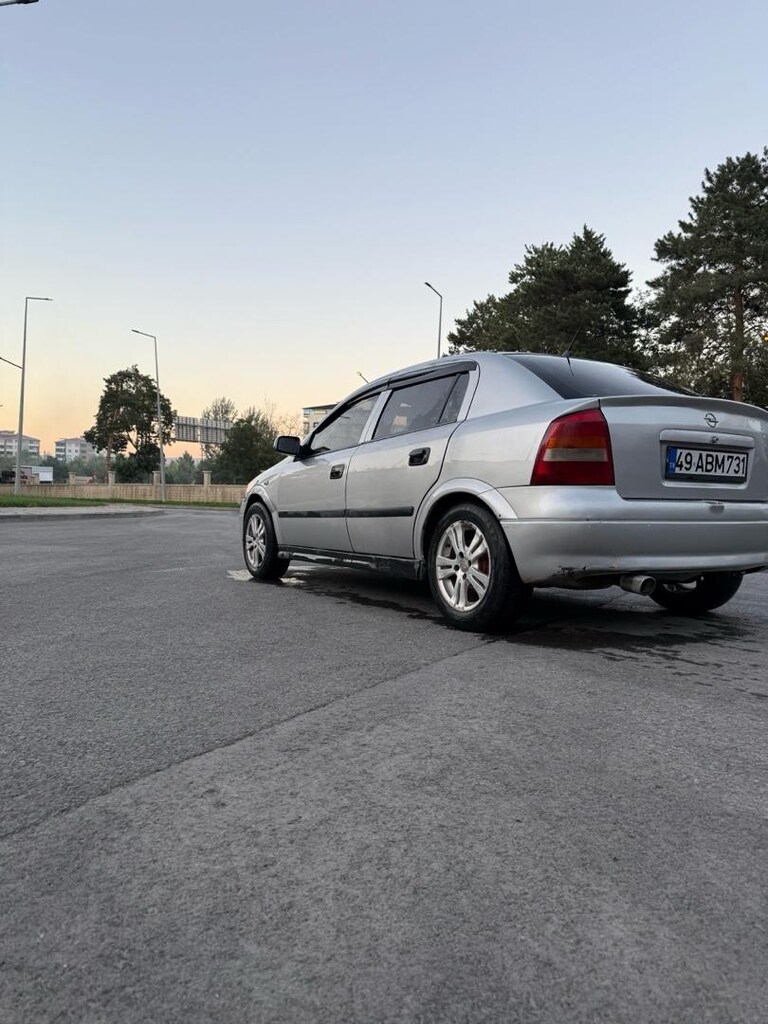 2000 model Opel Astra g kasa 1.6 motor - 3