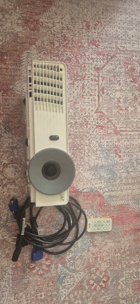 lg projektör - 2