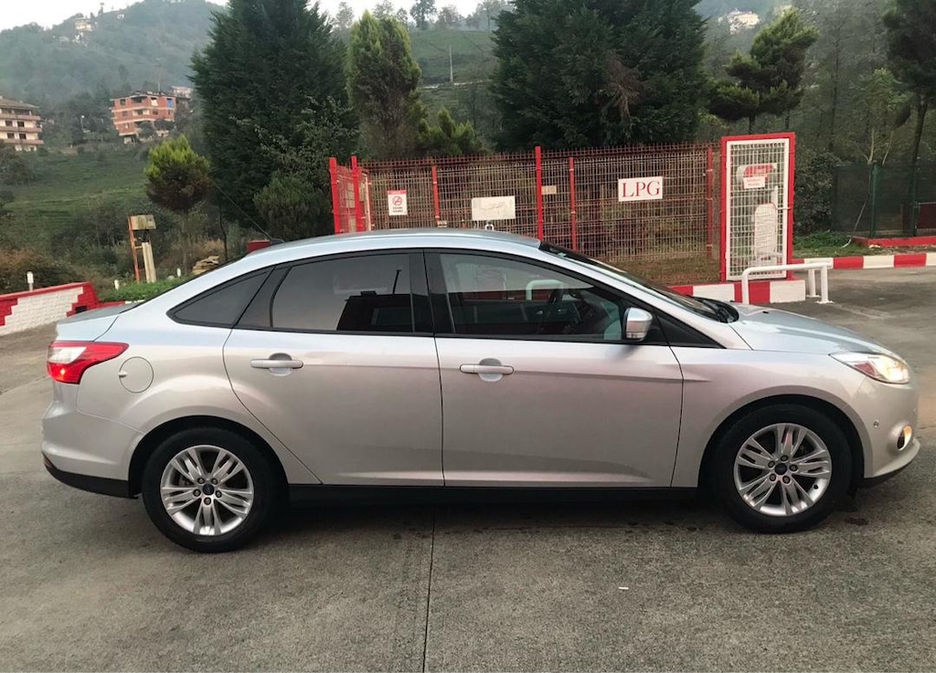 SAHİBİNDEN FORD FOCUS lll 1.6 TDCİ Style 2013 Model (2014 çıkışlı) - 6