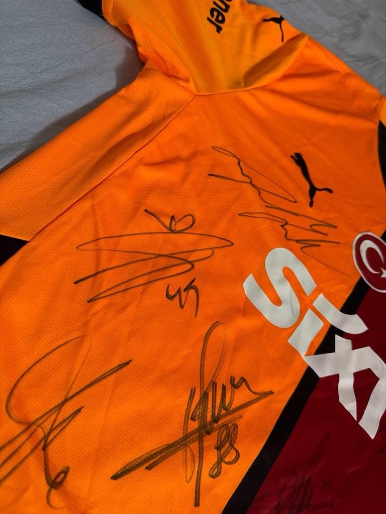 İMZALI GALATASARAY FORMASI - 3