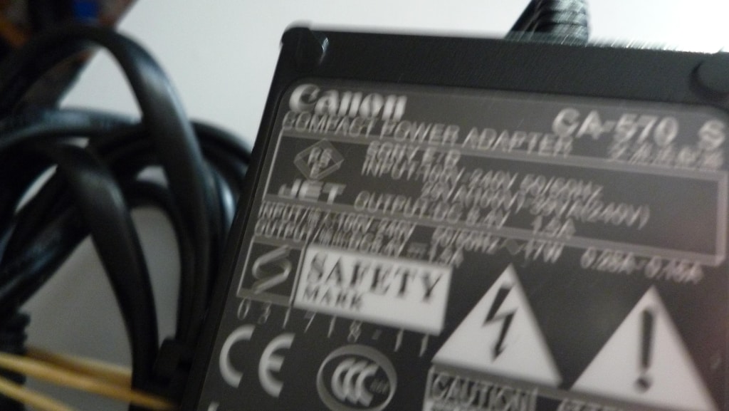 Canon CA-570 Orijinal Video Kamera Şarj Adaptörü - 4