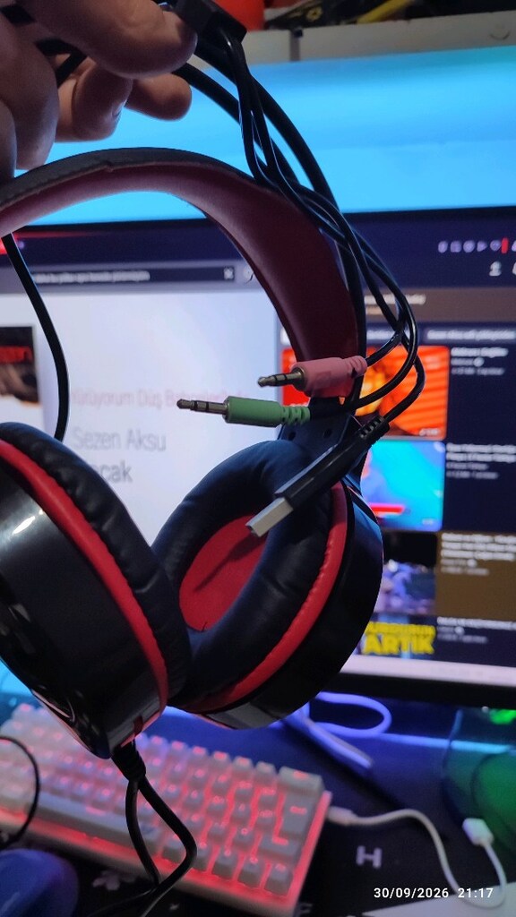 RGB IŞIKLI OYUNCU KULAKLİK - 2
