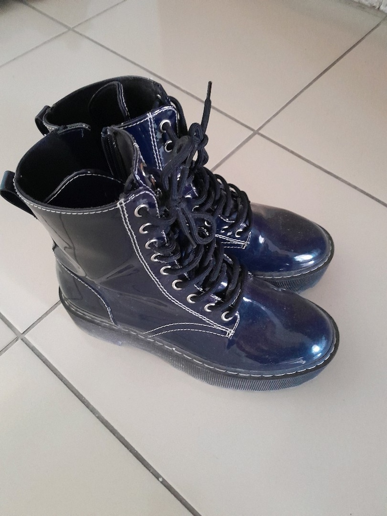 H&M lacivert rugan postal bot