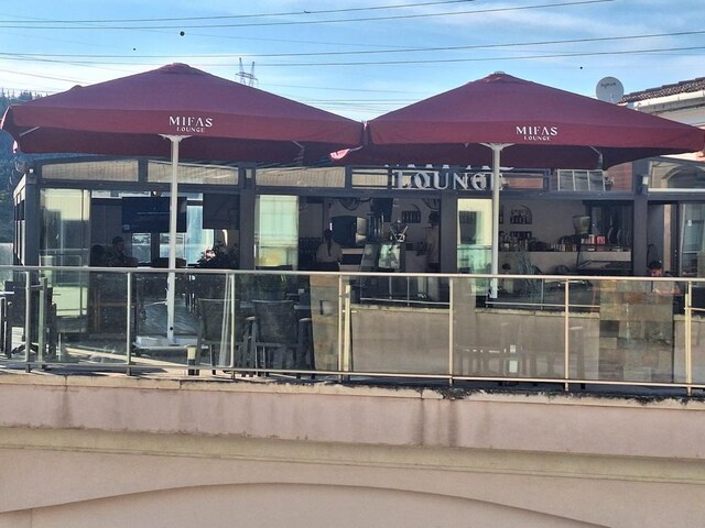4e4 cafe şemsiyesi