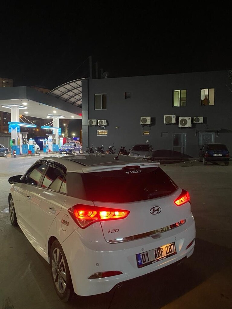 Hyundai i 20 stayla 2016 model 1.2 - 18