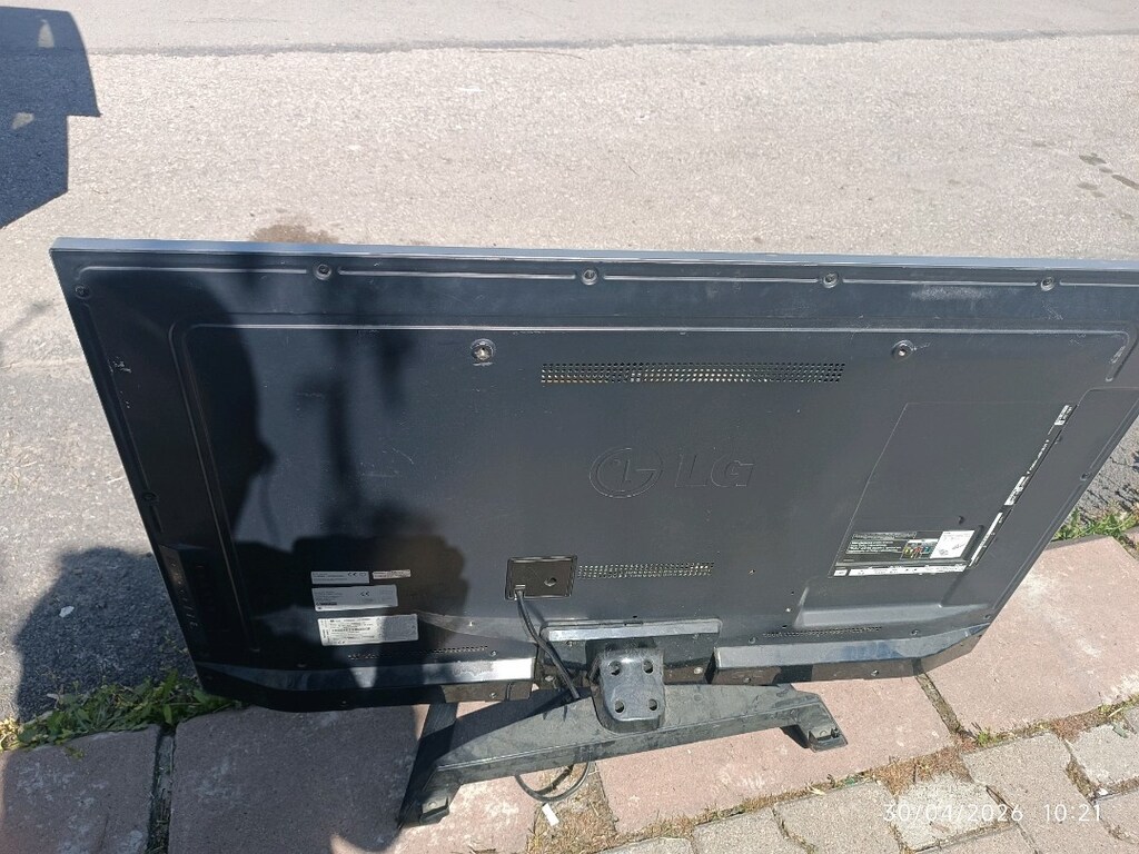 LG 47 LM 660S EKRANI KIRILDI - 2