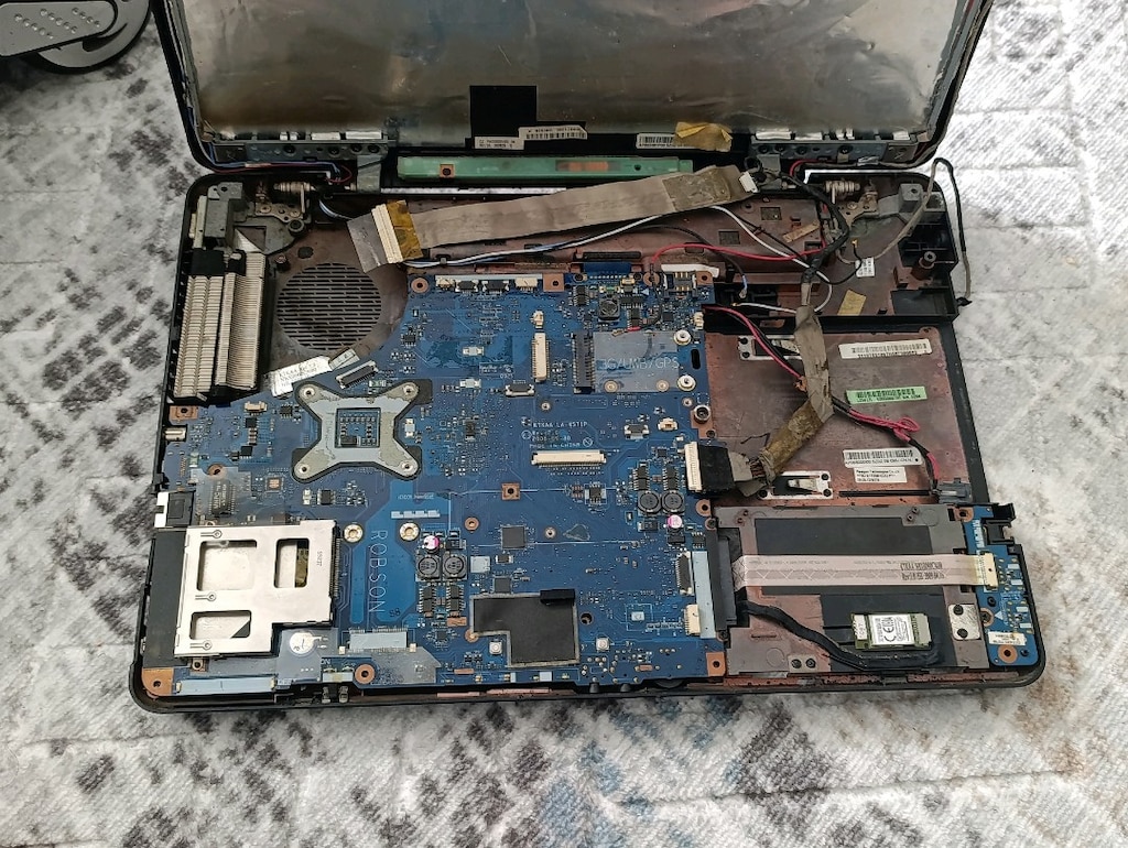 bilgisayar leptop çalışanlar var - 12