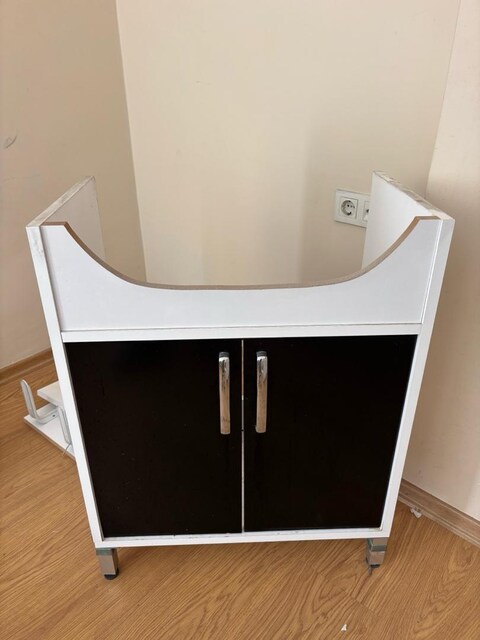 Banyo Dolabı Lavabo ve aynalı