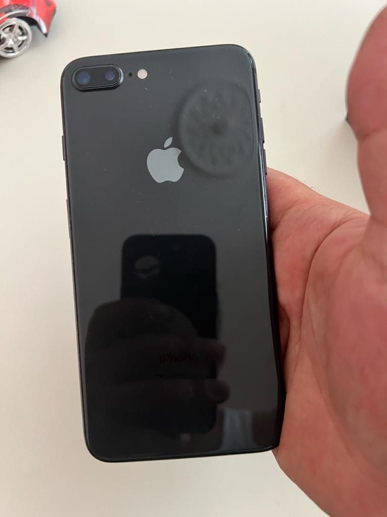 iPhone 8 Plus 64 gb - 6