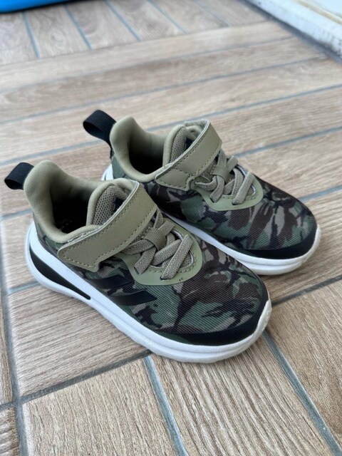 Adidas 23 Numara Ayakkabı