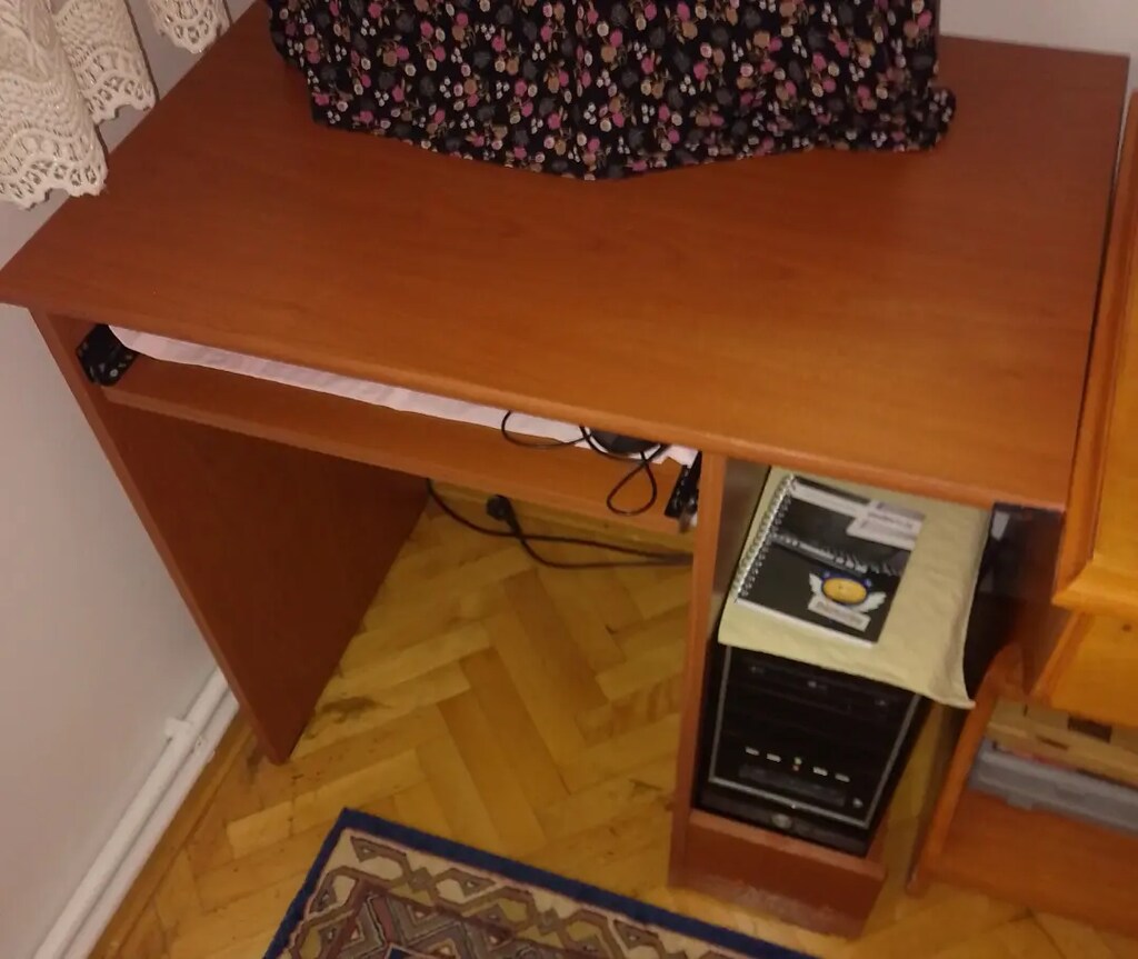 Adore marka bilgisayar masası