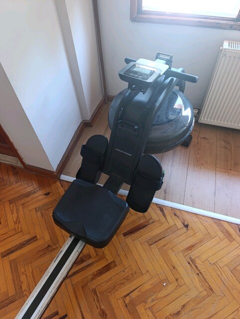 Kürek çekme egzersiz aleti