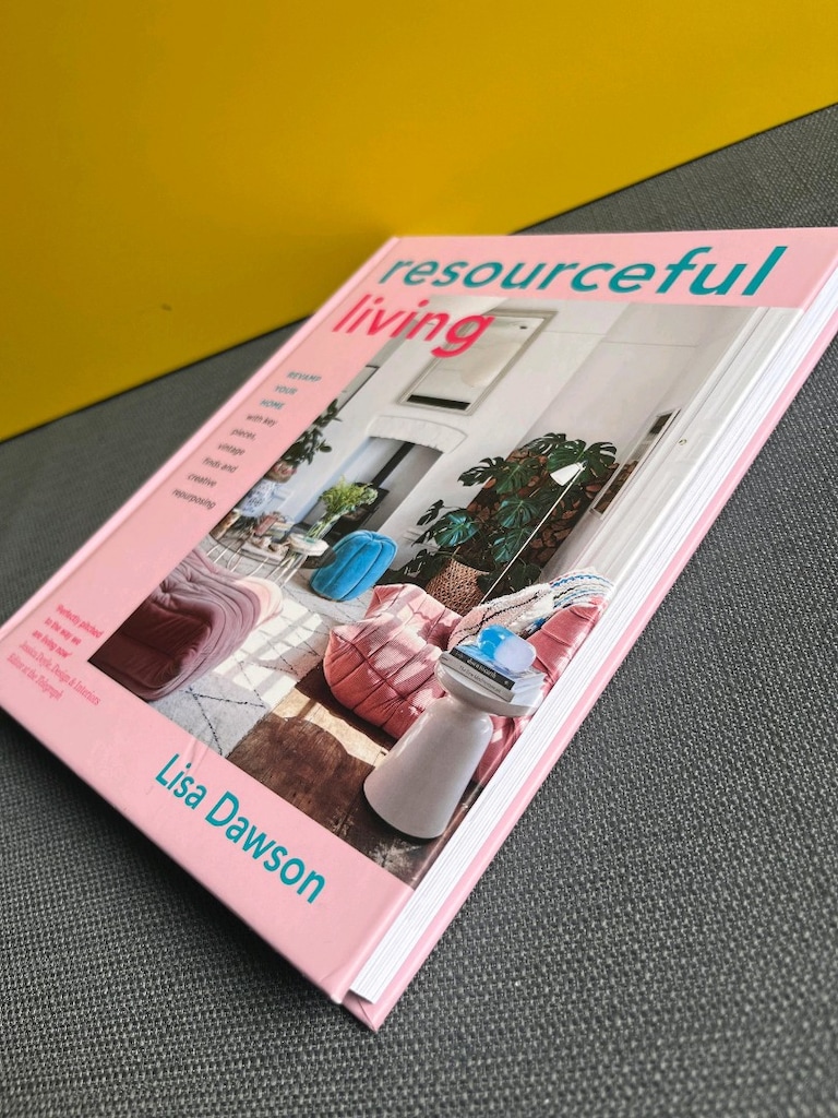 Resourceful Living İngilizce Tasarim Mimari Sanat Kitap - 2