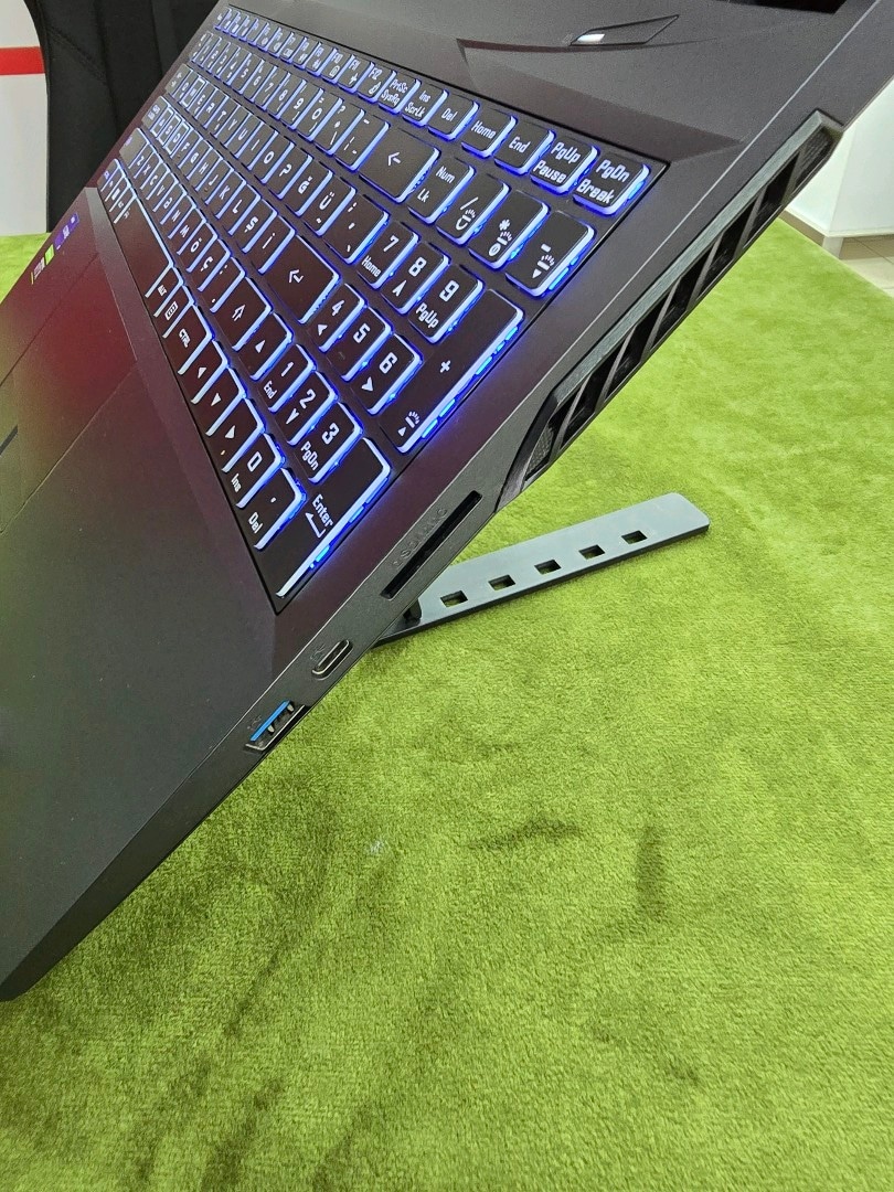 QUANTUM CWE15IAR GAMING LAPTOP İŞLEMCİ: Intel Core i7-11800H 11. - 10