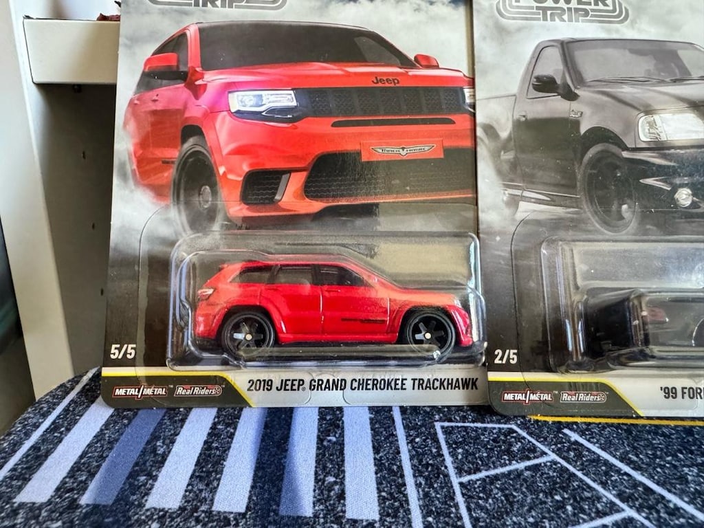 HOTWHEELS PREMIUM POWER TRIP - 3