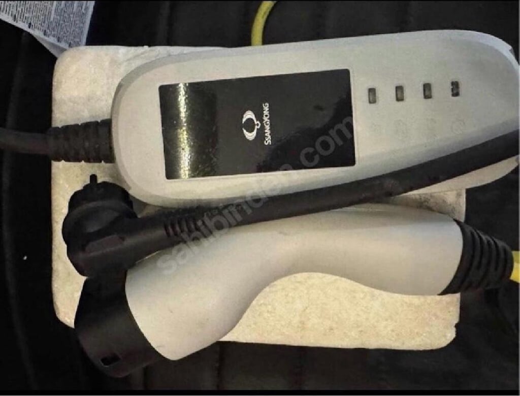 MAX 3.5 KW EV TİPİ 220W ELEKTRİKLİ ARAÇ ŞARJ İSTASYONU