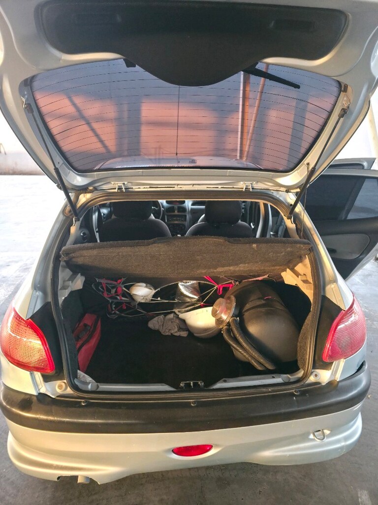 2006 model peugeot 206 - 12
