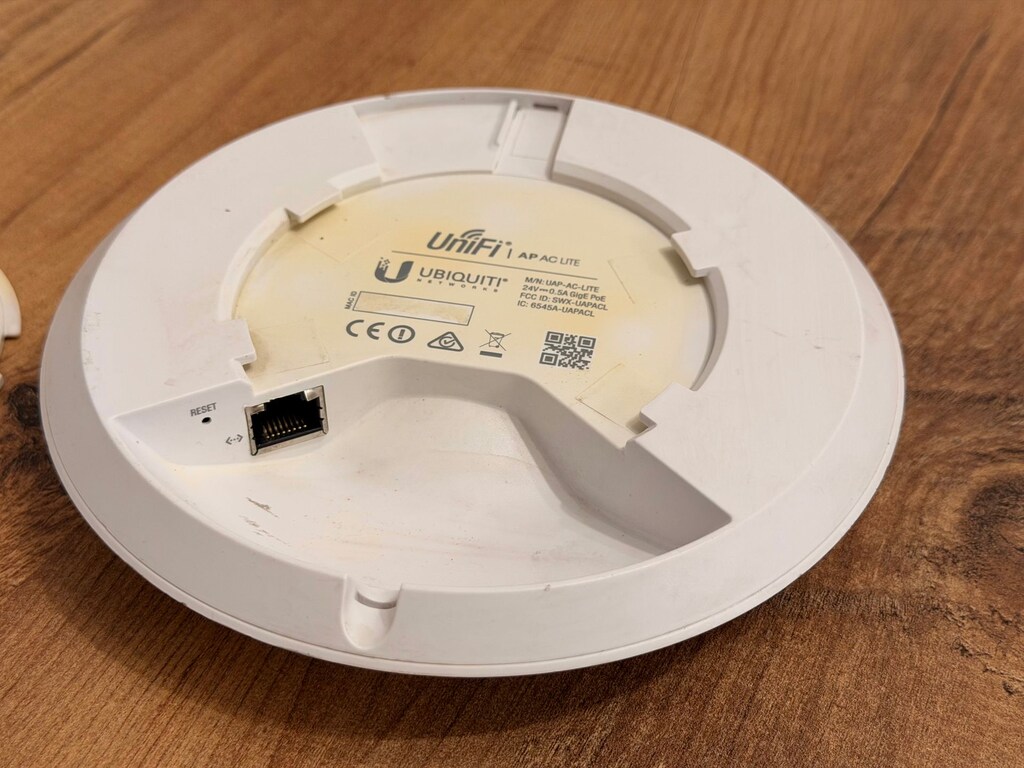 Ubiquiti Unifi AP AC Lite (UAP-AC-LİTE) İç Ortam Access Point - 3