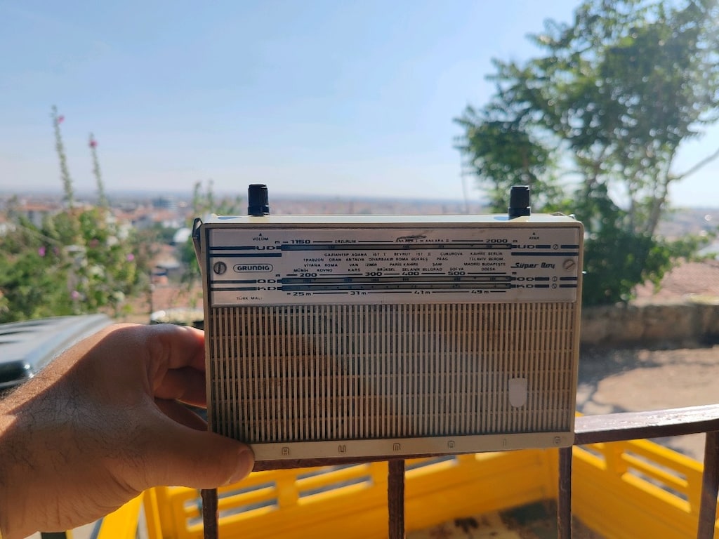 Nostaljik Grundig Super Boy Radyo – Kırıksız, Temiz, Aktif Çalışır - 3