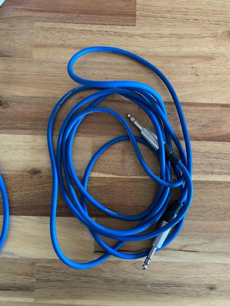 Yamaha STAGEPAS 300 Taşınabilir Ses Sistemi - 6