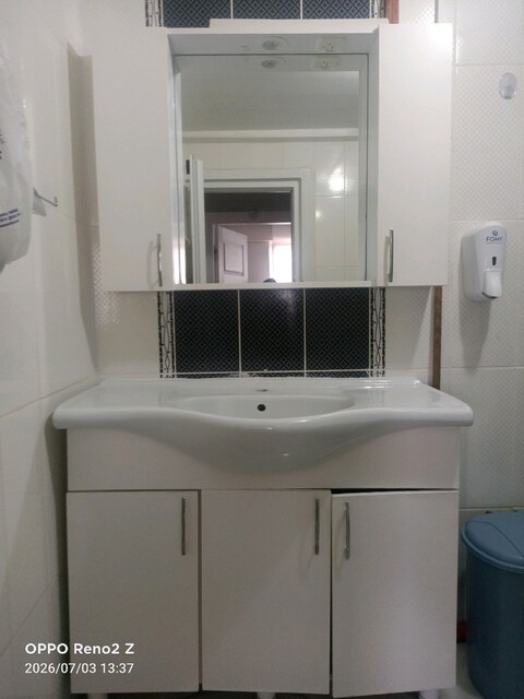 Banyo Lavabo ve Dolabı