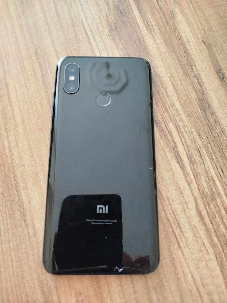 mi 8 64 gb NFC 6 RAM - 2