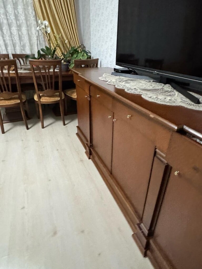 Eski Ceviz Ağacı TV Ünitesi, Camlı Vitrin ve Yemek Masası - 5