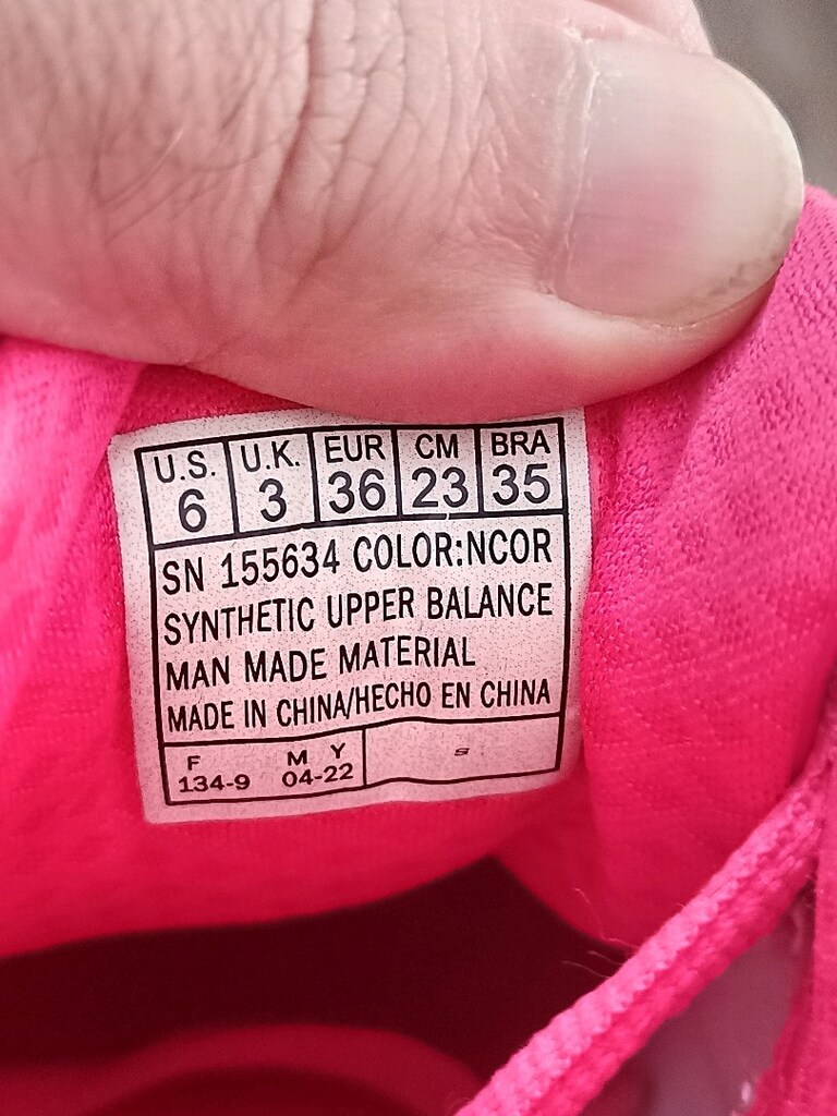 Skecchrs UNO Orjinal sıfır gibi üründür.Denemek için 1 kez giyilmis - 10