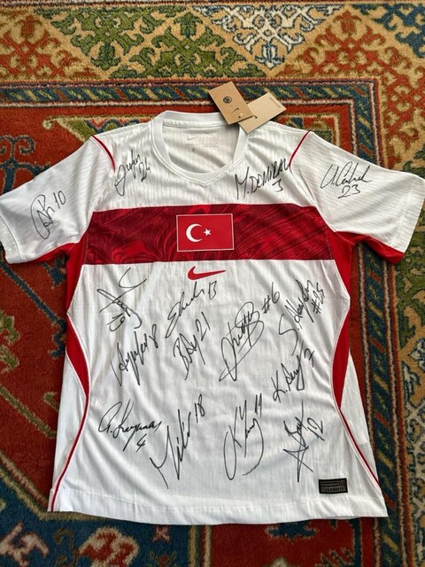 türkiye milli takım imzalı forması futbol beyaz erkek