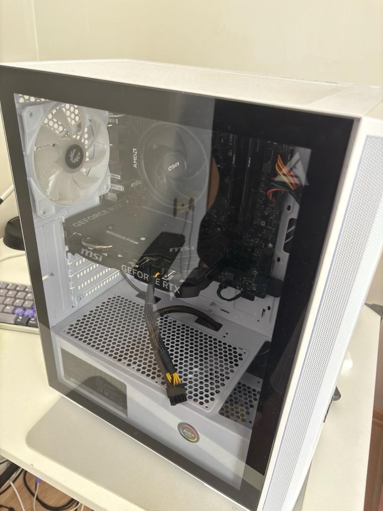 RTX 4060 + R5 5600 / 32 GB RAM / Wi-Fi Anakart / Beyaz Kasa Oyuncu PC - 6
