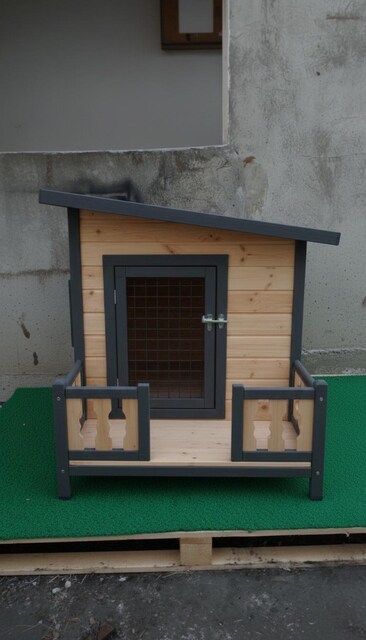Ahşap kilitli kapı özellikli köpek kulübesi