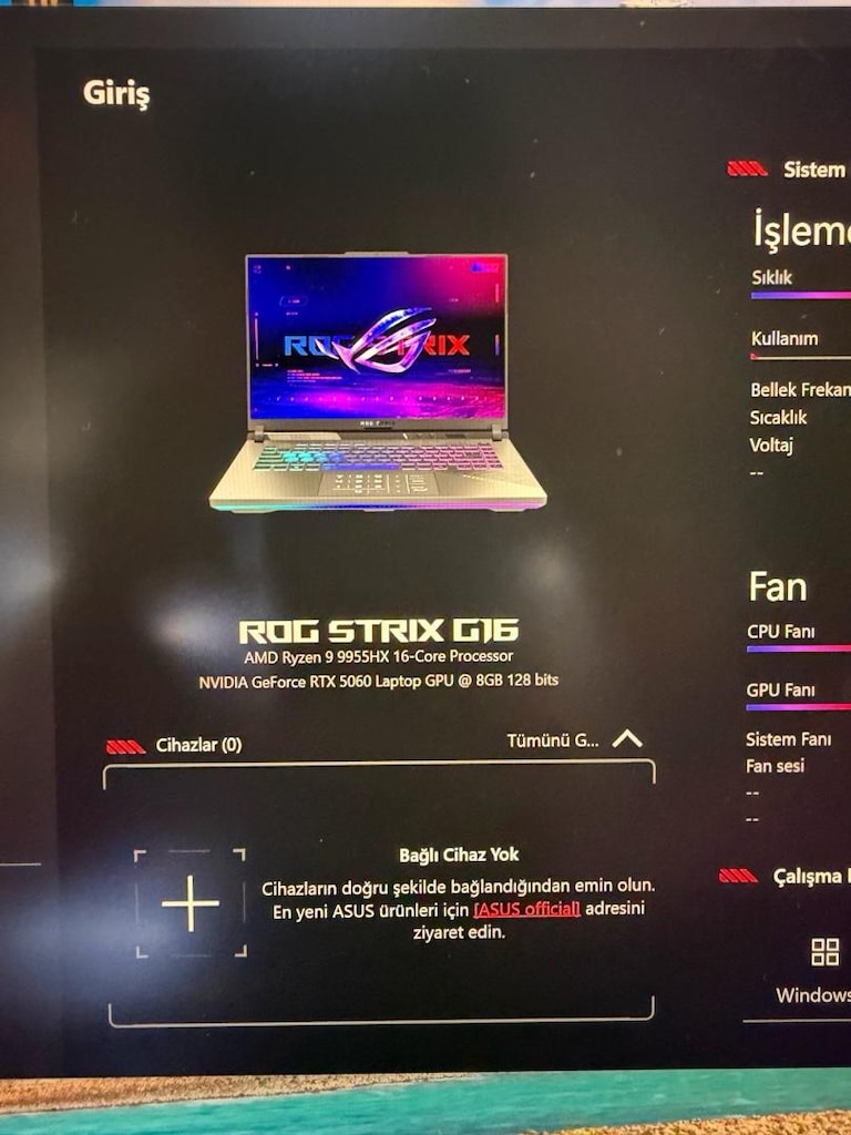 ASUS ROG Strix G16 Ryzen 9 9955HX RTX 5060 32GB 1TB 240Hz + Gaming Set - 13