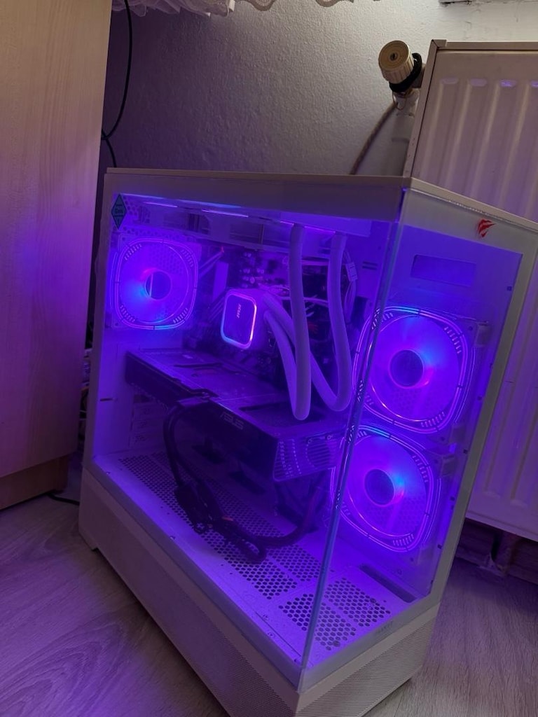 ASUS RTX 5070 + RYZEN 7 7800x3d - 2
