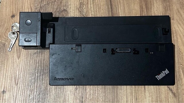 Lenovo ThinkPad Ultra Dock 40A2 – Kurumsal Seviye Docking Station