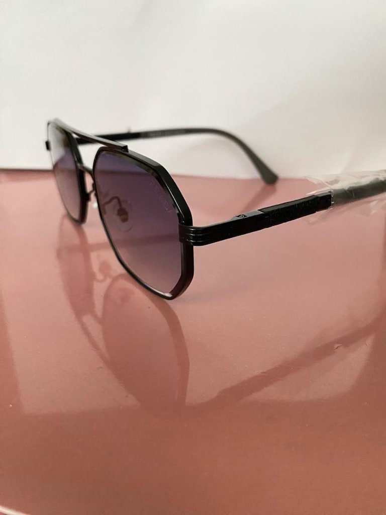 Prada erkek uv400 korumalı cam ital mavi tonları koyudan açıga ilerler - 3