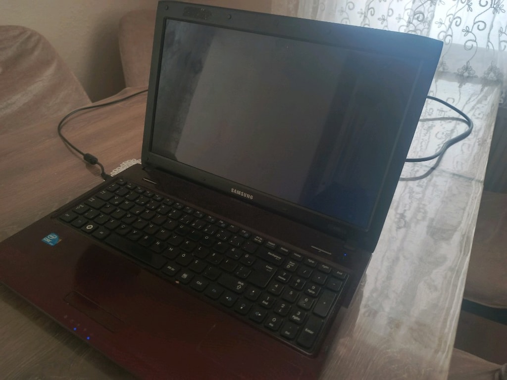 Samsung NP R580 - 11