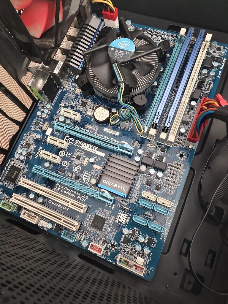 İ5 2300 - Gigabyte GA-P67X-UD3 - 4 GB RAM - SOĞUTUCU - 3