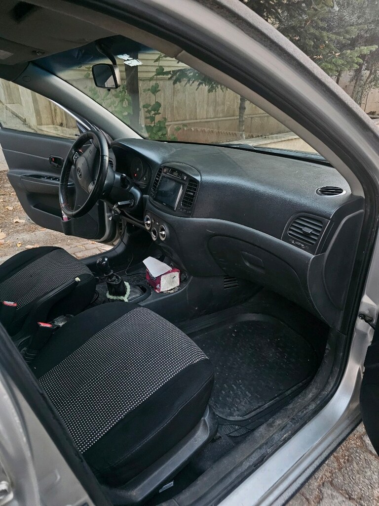 Hyundai Accent Era 1.4 - 5