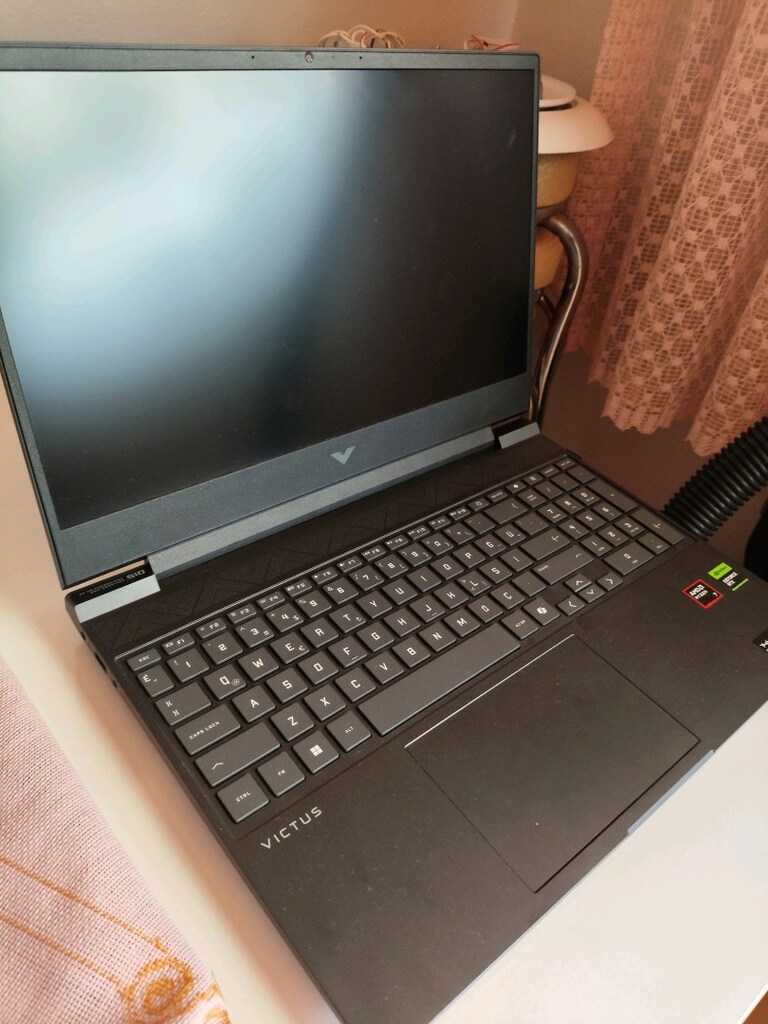 SIFIR AYARINDA TEMİZ HP VİCTUS - 2