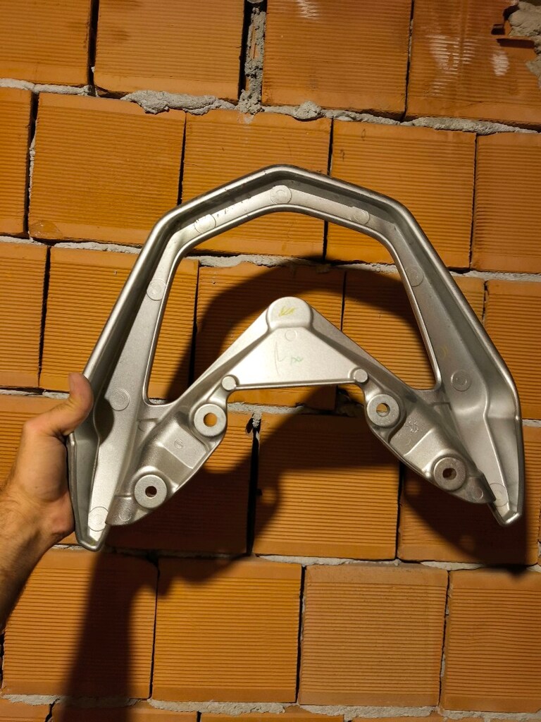 nmax çanta demiri - 2