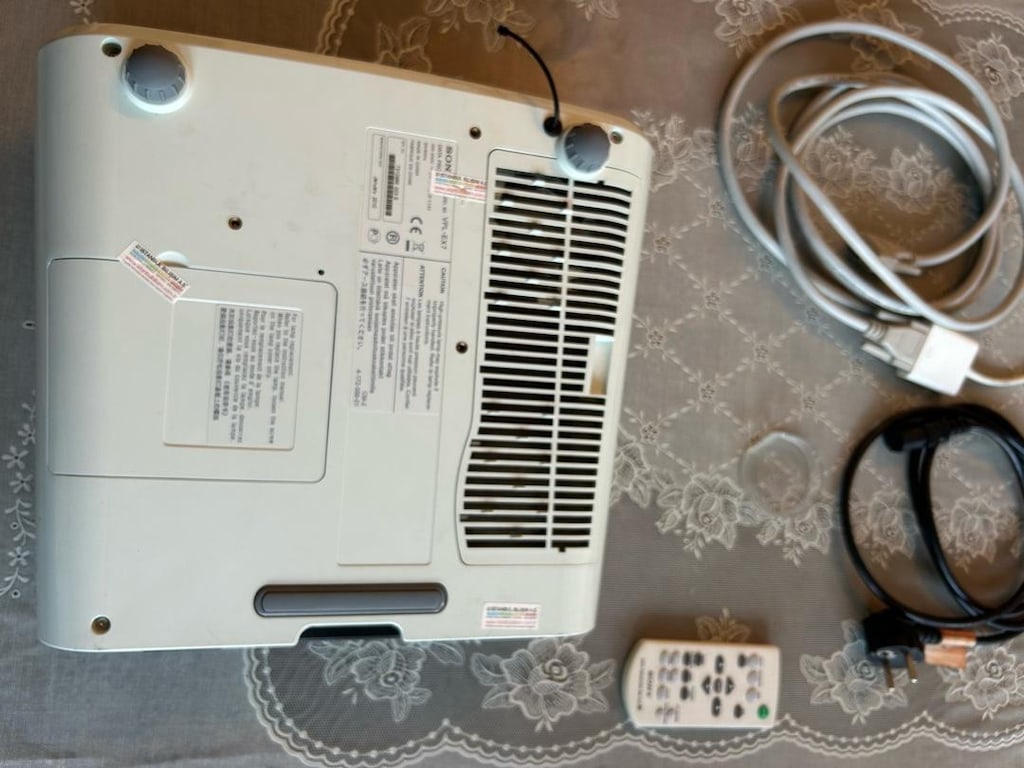 Sony VPL-EX7 projeksiyon cihazı - 4