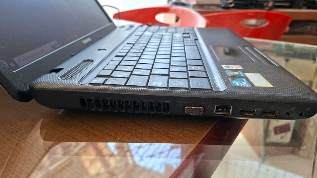 Toshiba i3 CPU - 4Gb Ram - 320Gb Hdd Dizüstü Bilgisayar - 9