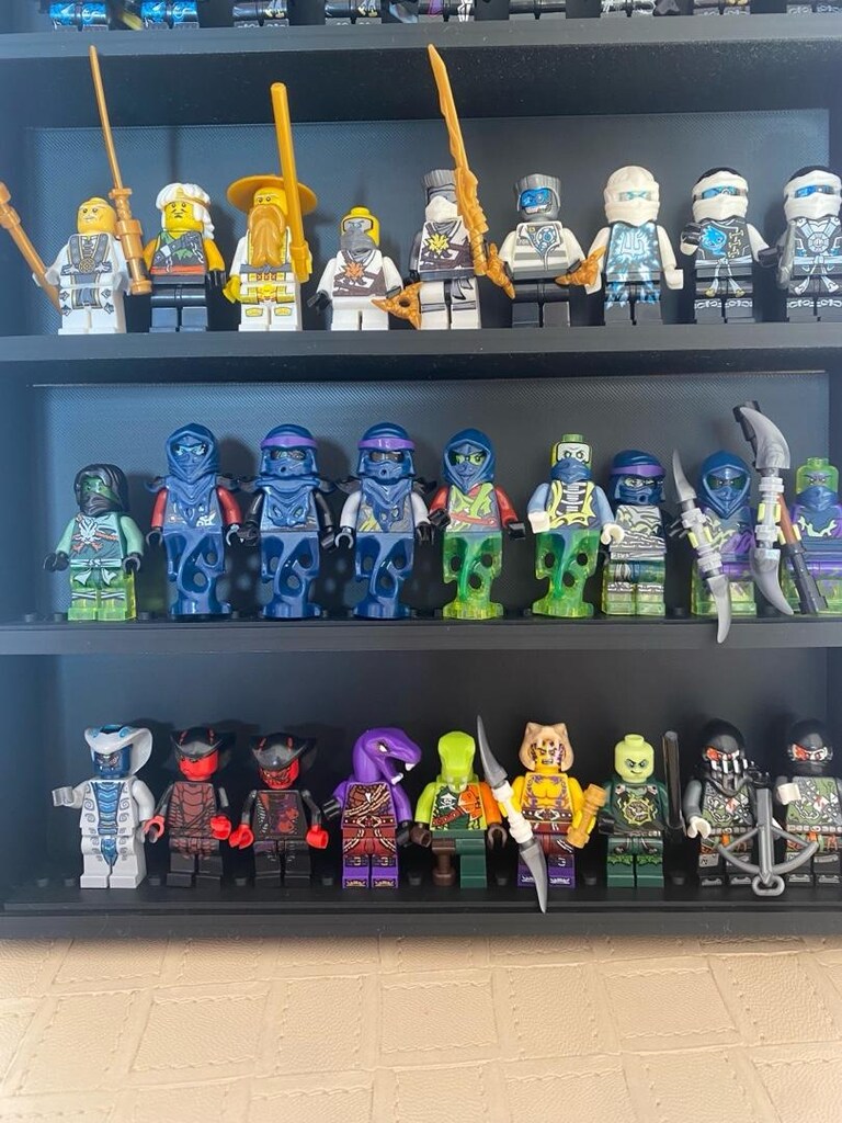 Lego Ninjago Minifigürleri ve Sergileme Stand - 15