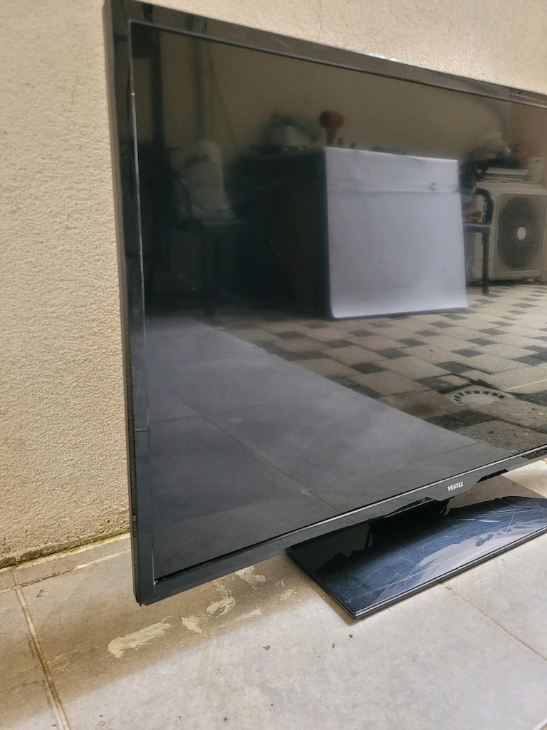 Vestel 102 ekran kendinden uydulu LED televizyon - 2
