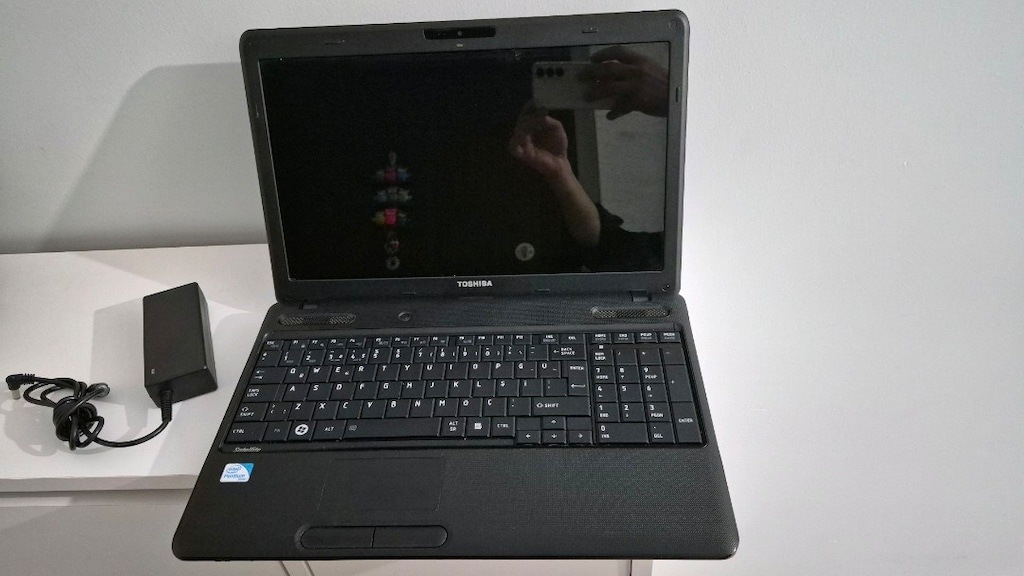 Sıfır gibi Laptop 256gb 15.6 inç jelatinleri duruyor mükemmel - 4