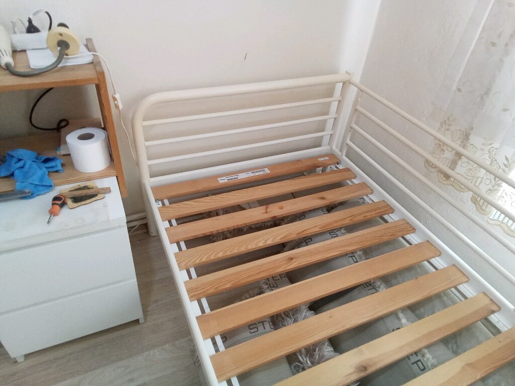 ikea beyaz ferforje divan ve tek kişilik karyola - 4