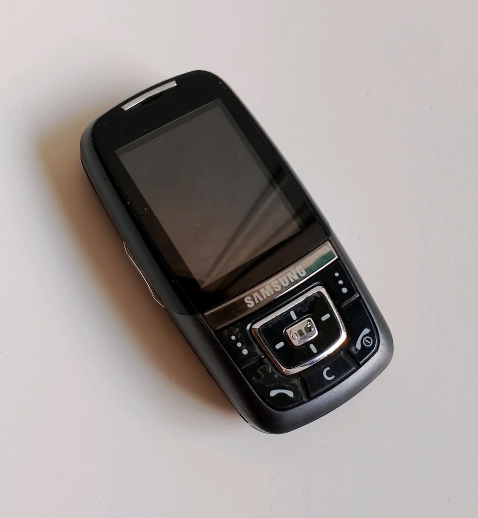 Samsung SGH-D600 Telefon Kayan Kapaklı Cep Telefonu Nostaljik - 2
