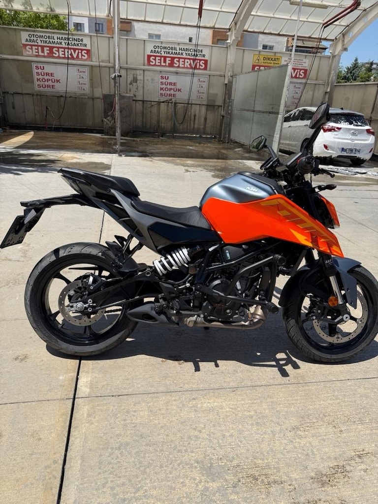 2024 KTM 250 Duke ABS 2700 KM