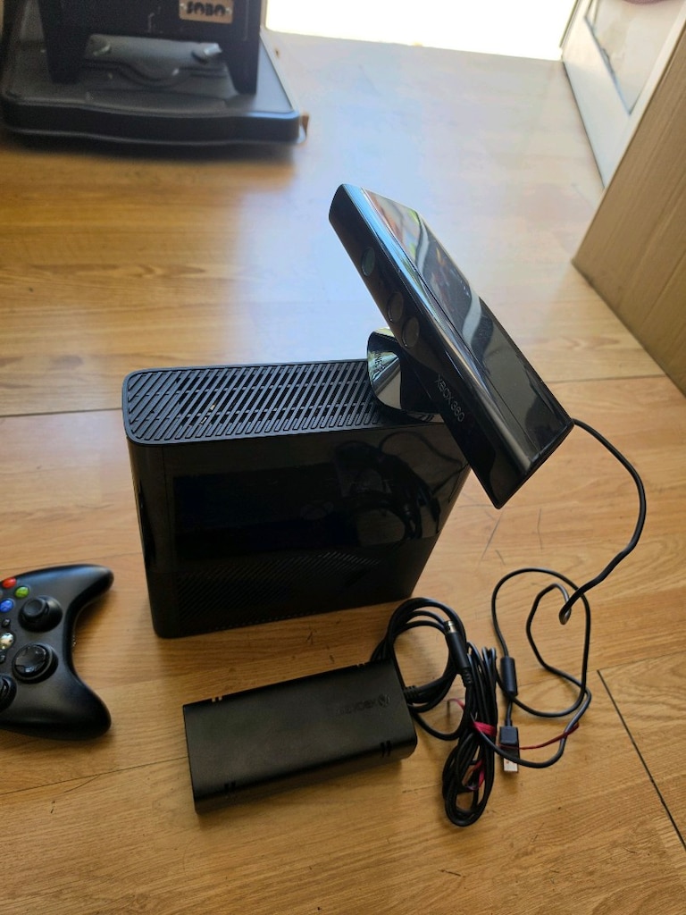 XBOX360 E KASA 250 GB JTAGLI KİNECTLİ FUL OYUNLU - 3