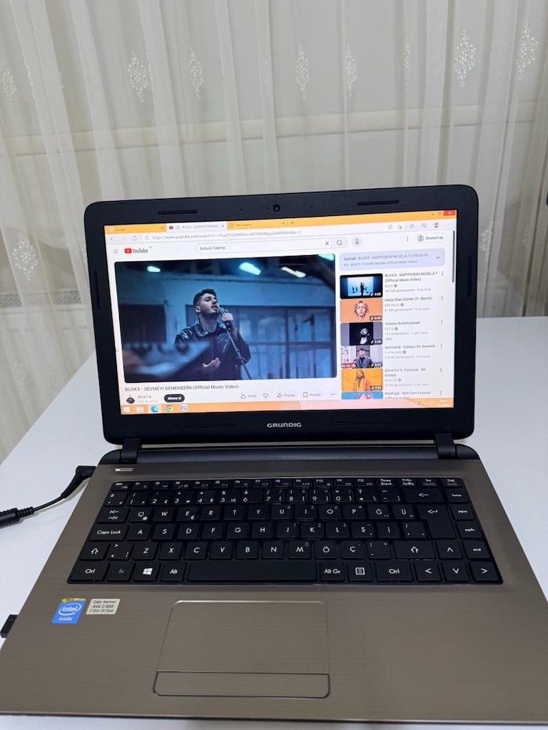 Hatasız ayarında Grundig Leptop Bilgisayar - 8